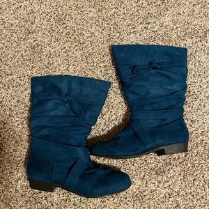 Beautiful Teal Faux Suede boots size 8.5